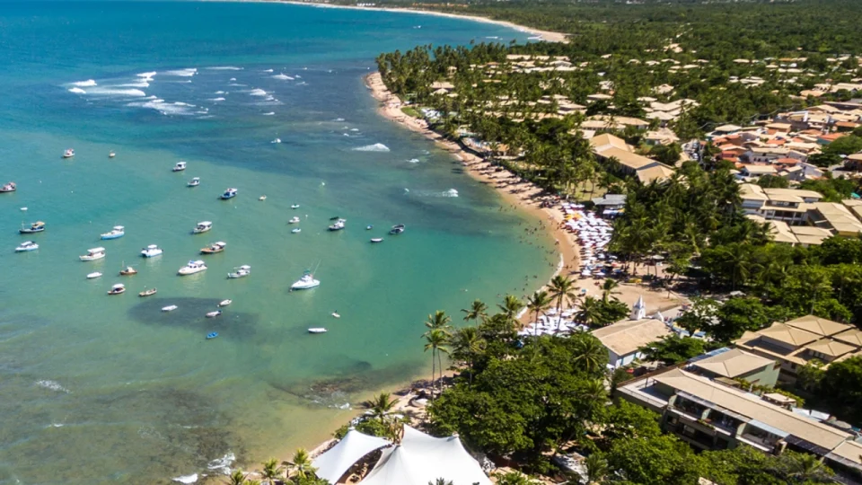 Vista-aerea-de-Praia-do-Forte