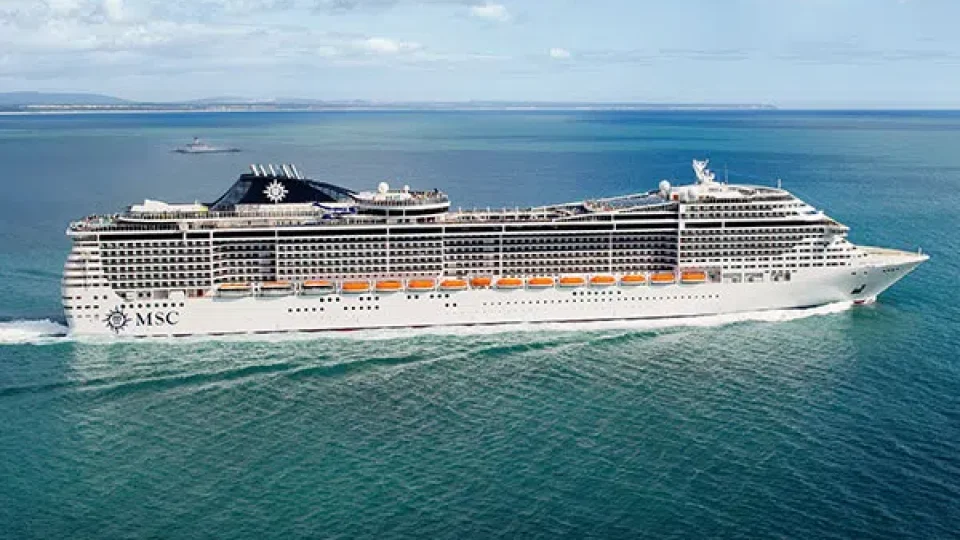 msc-crociere-msc-divina-01-HpWdR-9